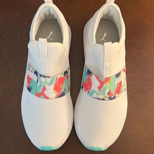 Puma soft stride women, size 7 (NIB)